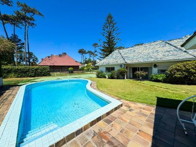 casa en venta y alquiler playa mansa