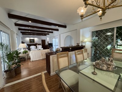 Casa en Venta 4 Dormitorios en Barrio Cantegril - Punta del Este 