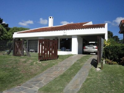 Casa en venta Playa Mansa 4 dormitorios