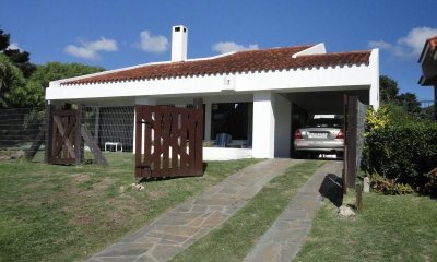 Casa en venta Playa Mansa 4 dormitorios