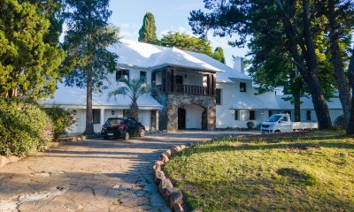 Icónica mansión lindera al Cantegrill Golf Country Club