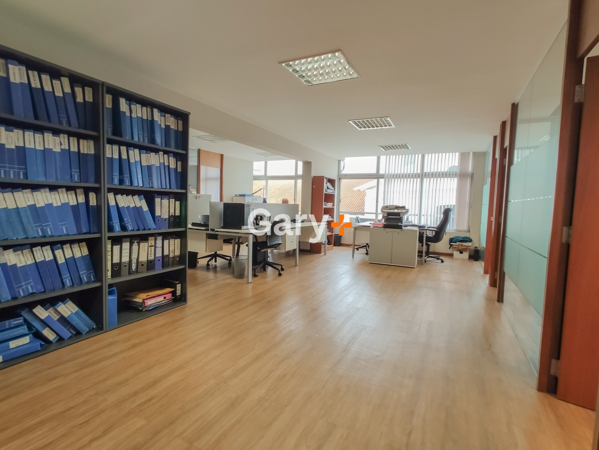Local Comercial ID.6199 - Oficina en venta en Ciudad Vieja