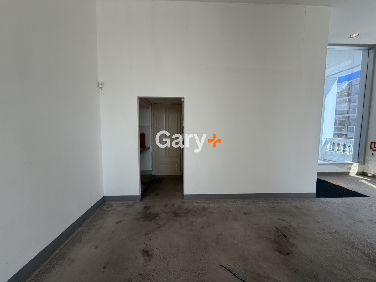 Local Comercial ID.29142 - Local en alquiler anual en calle 20 Fashion Road Punta del Este