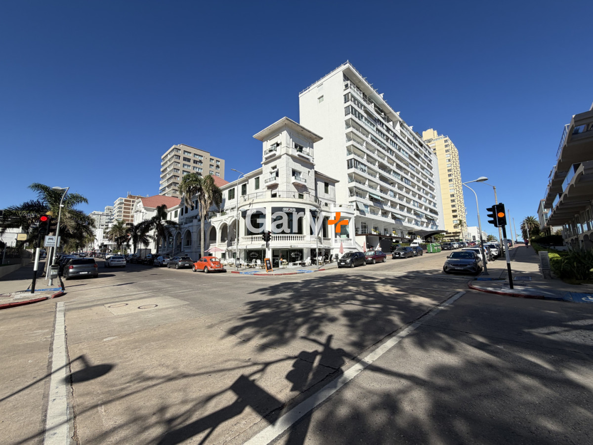 Local Comercial ID.29142 - Local en alquiler anual en calle 20 Fashion Road Punta del Este
