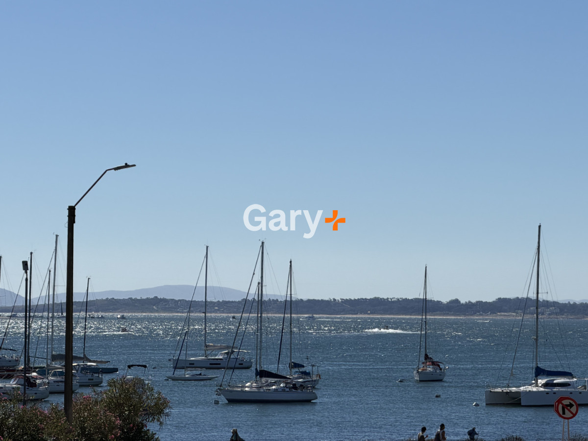 Local Comercial ID.29142 - Local en alquiler anual en calle 20 Fashion Road Punta del Este