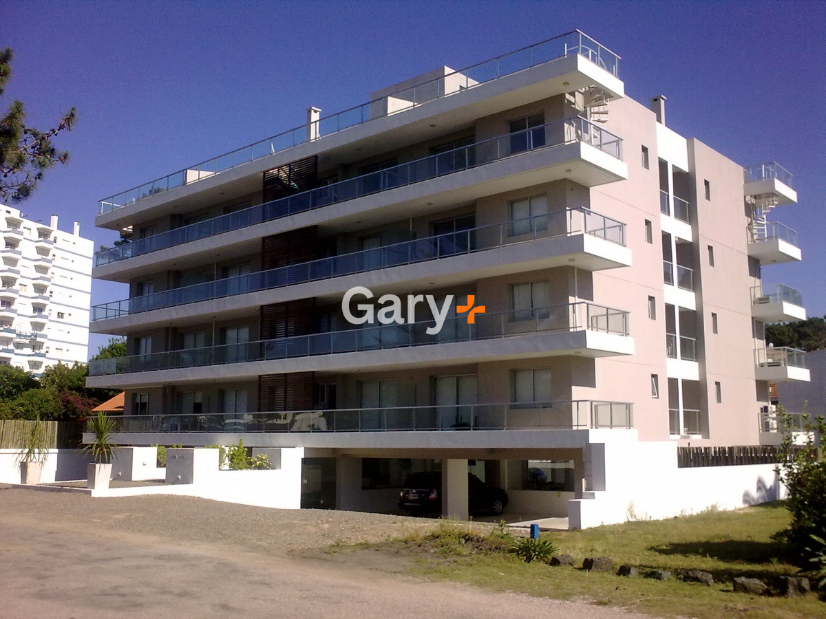 Apartamento ID.28870 - Excelente apartamento de 2 dormitorios con 2 baños 