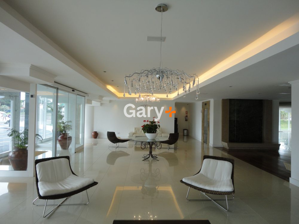 Apartamento ID.26317 - Apartamento de 2 dormitorios playa mansa Punta del Este con vista al mar