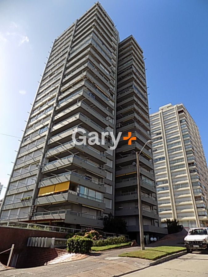 Apartamento ID.555 - Espectacular Penthouse en Alquiler y venta Fte al puerto