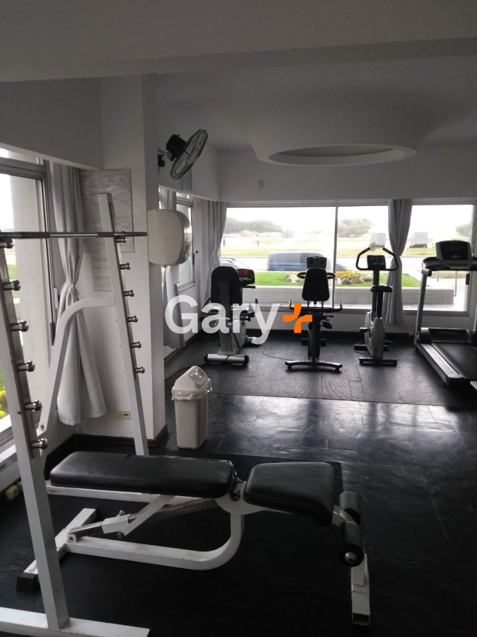 Apartamento ID.27281 - Apartamento de 1 dormitorio en venta frente a playa Brava parada 2.