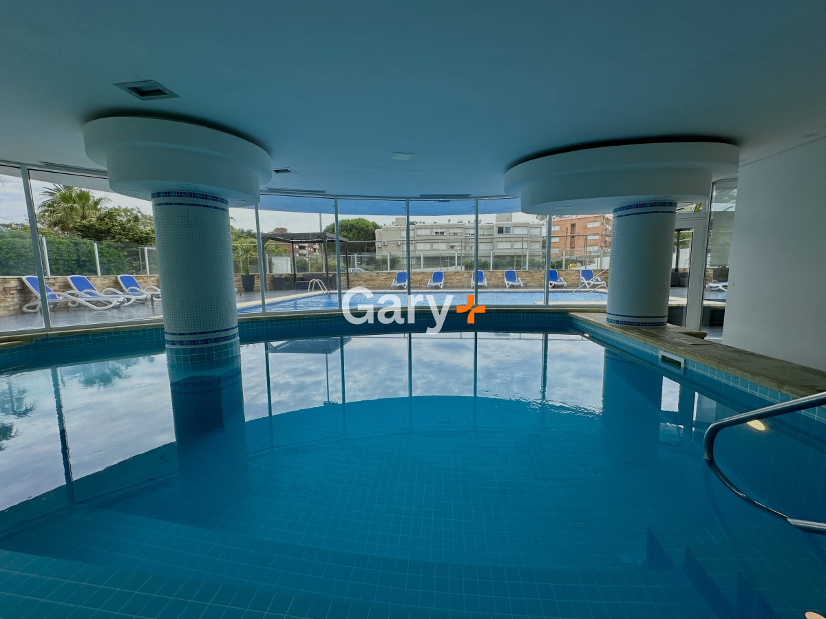 Apartamento ID.26317 - Apartamento de 2 dormitorios playa mansa Punta del Este con vista al mar