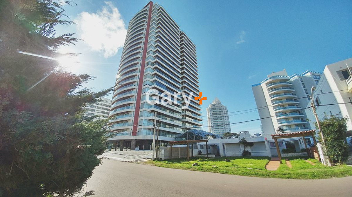 Apartamento ID.17122 - Punta del Este, 3 dormitorios con vista directa al mar