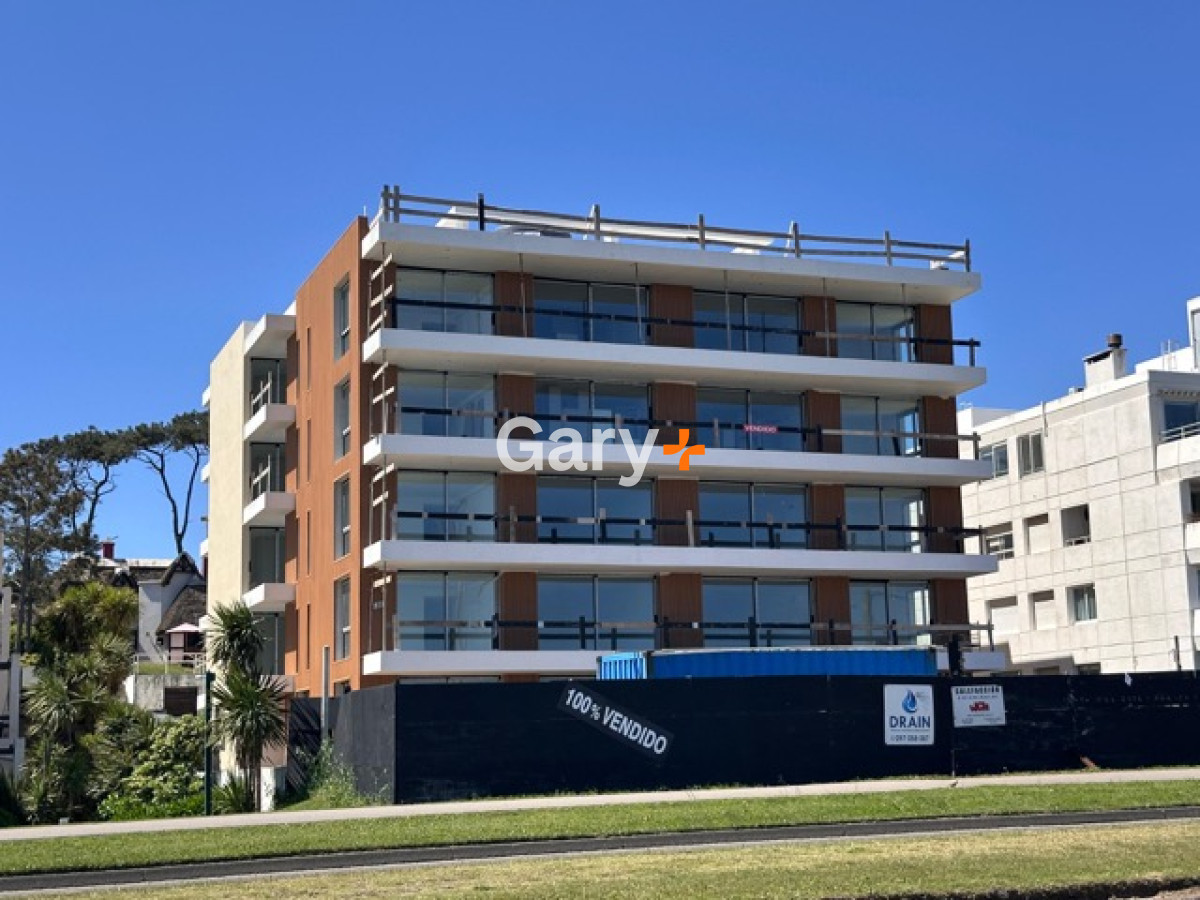 Apartamento ID.27643 - Apartamento en venta 3 dormitorios en suite, Punta del Este