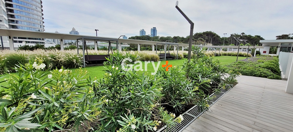 Apartamento ID.28402 - Apartamento 3 dormitorios y dependencia en venta en Punta del Este, Le Parc