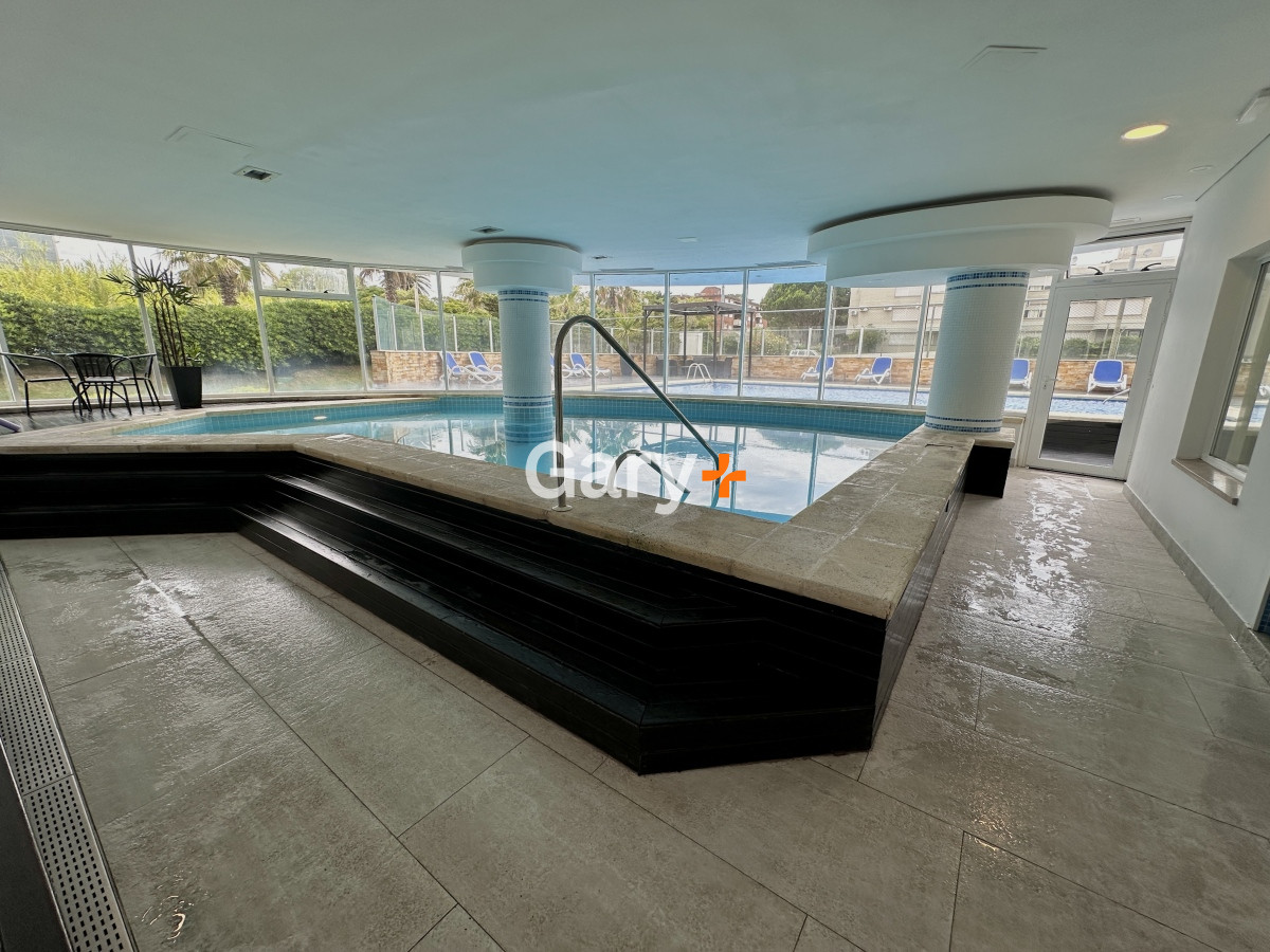Apartamento ID.26317 - Apartamento de 2 dormitorios playa mansa Punta del Este con vista al mar