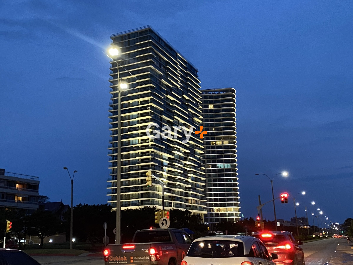 Apartamento ID.24120 - departamento de alto nivel  frente a palya mansa  venta punta del este