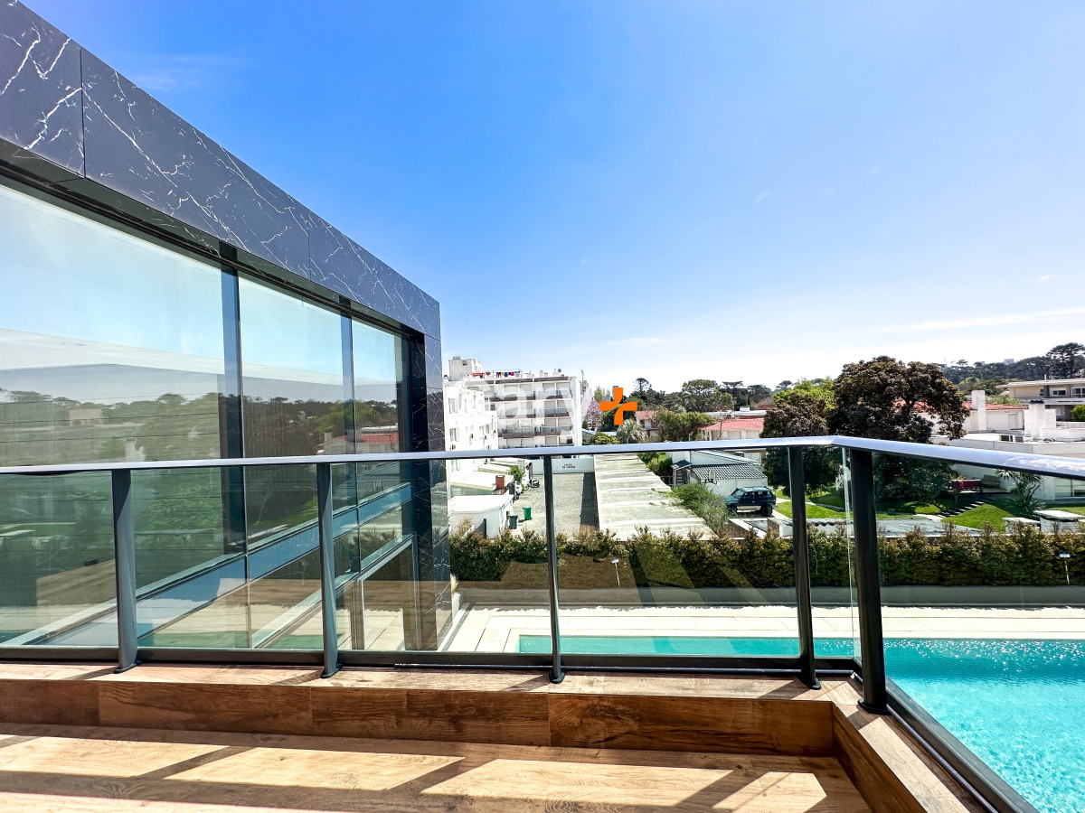 Apartamento ID.25161 - Apartamento de 3 dormitorios en venta en Punta del Este