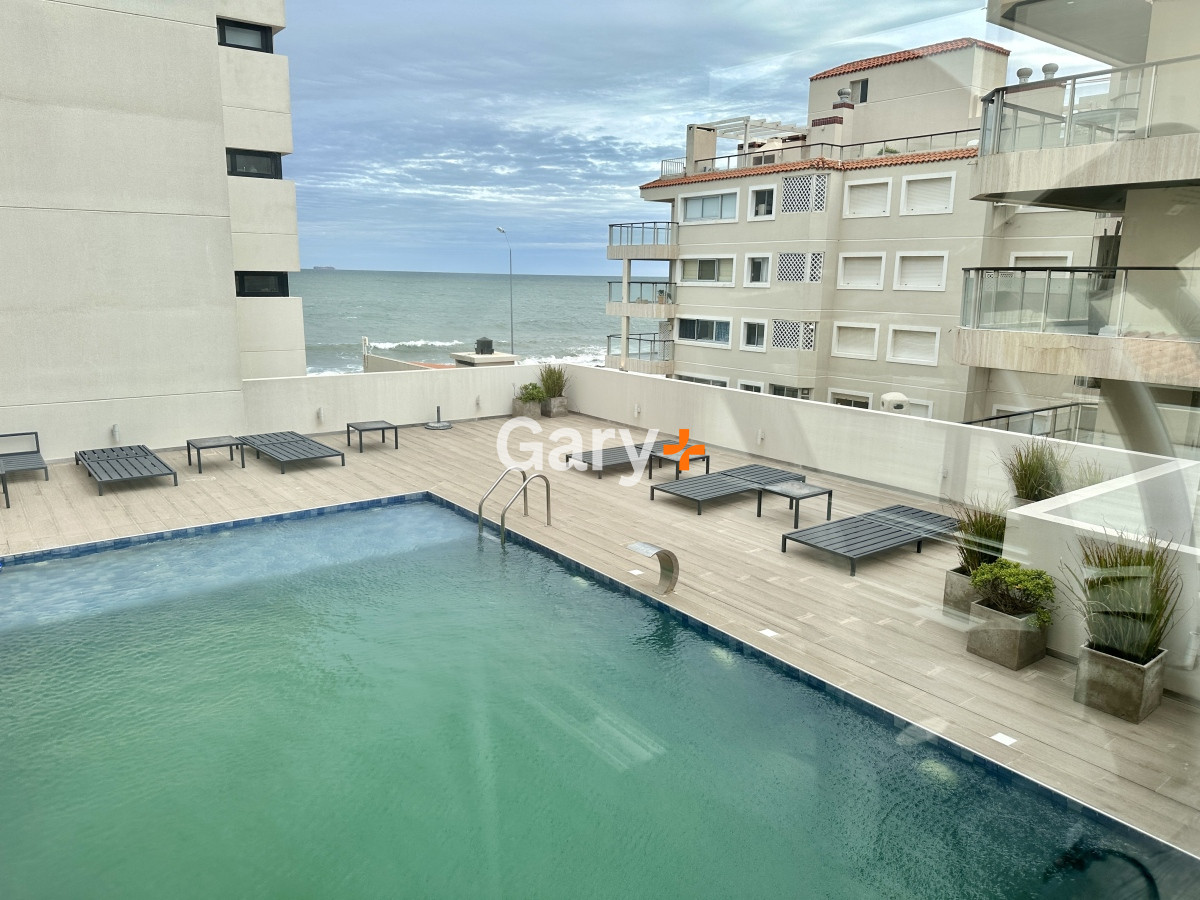 Apartamento ID.27420 - Apartamento en venta de 3 dormitorios en Punta del Este, peninsula frente al mar