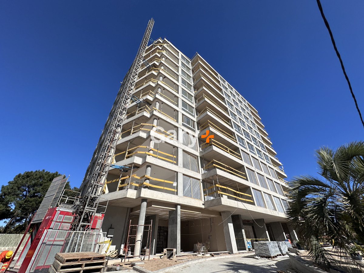 Apartamento ID.28534 - Apartamento en venta de 2 dormitorios en Punta del Este