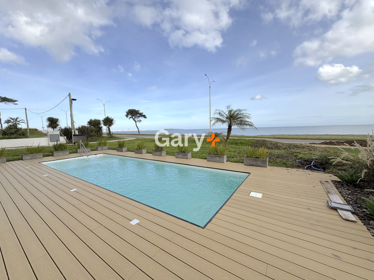 Apartamento ID.27642 - Apartamento en venta frente al mar de 3 dormitorios en suite, Punta del Este 