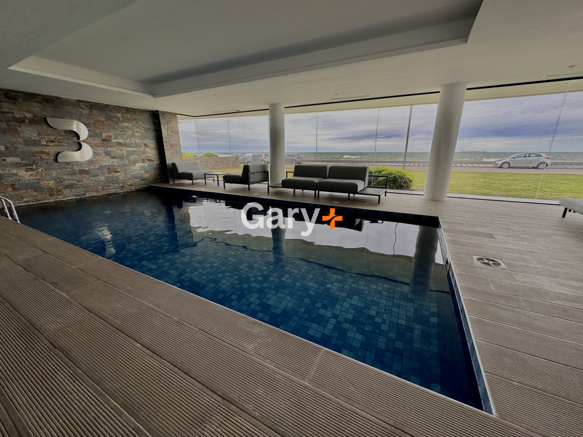 Apartamento ID.27420 - Apartamento en venta de 3 dormitorios en Punta del Este, peninsula frente al mar
