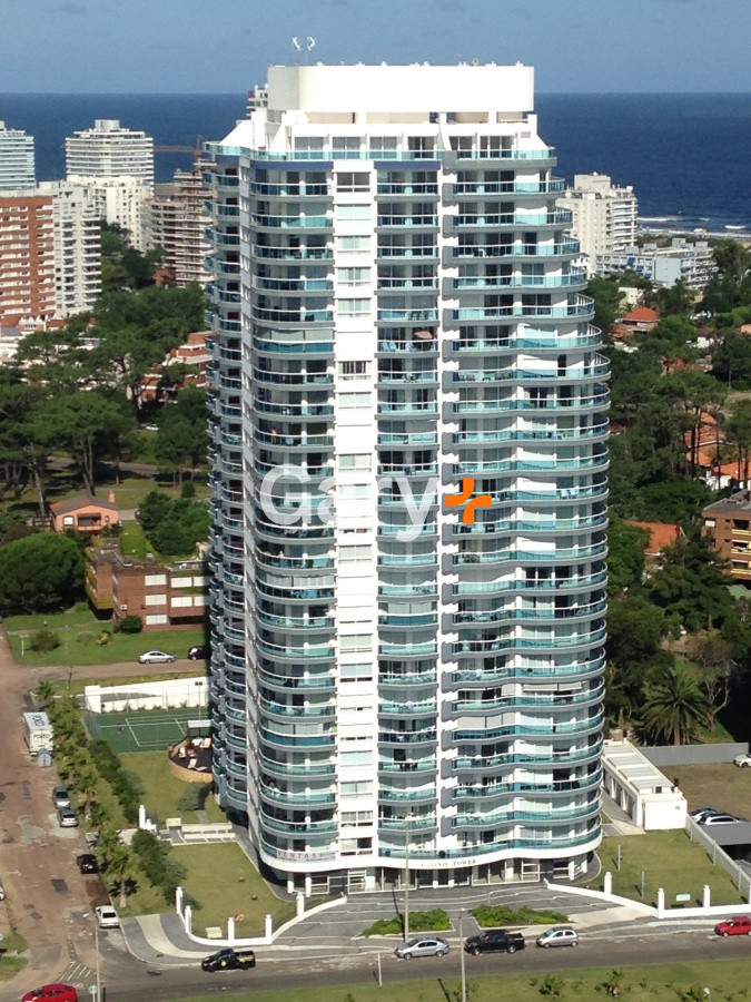 Apartamento ID.26317 - Apartamento de 2 dormitorios playa mansa Punta del Este con vista al mar