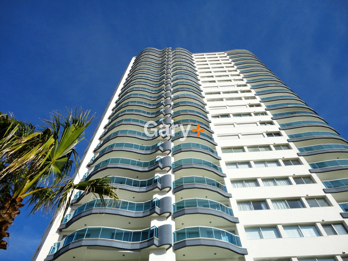 Apartamento ID.26317 - Apartamento de 2 dormitorios playa mansa Punta del Este con vista al mar