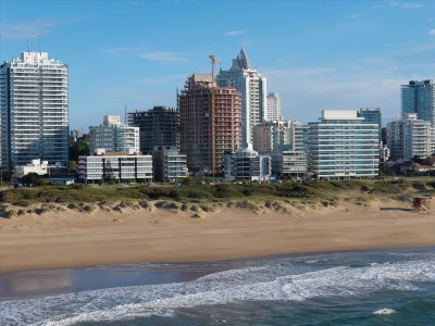 Apartamento de 2 dormitorios con vista al mar, Punta del Este Playa Brava