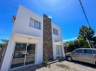 Venta de apartamento de 2 dormitorios, Lausana, Maldonado.