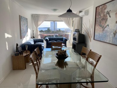 Alquiler apartamento con excelente vista a la Mansa