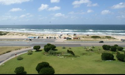 Venta de Apartamento, primera linea, playa brava.