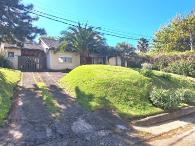 **Tu Refugio en Rincón del Indio: Elegancia y Confort en Punta del Este**