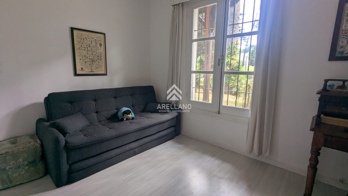 Casa ID.374 - VENTA CASA 5 DORMITORIOS PLAYA MANSA CON PISCINA