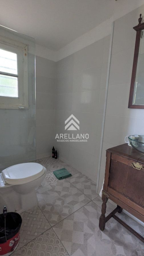 Casa ID.374 - VENTA CASA 5 DORMITORIOS PLAYA MANSA CON PISCINA