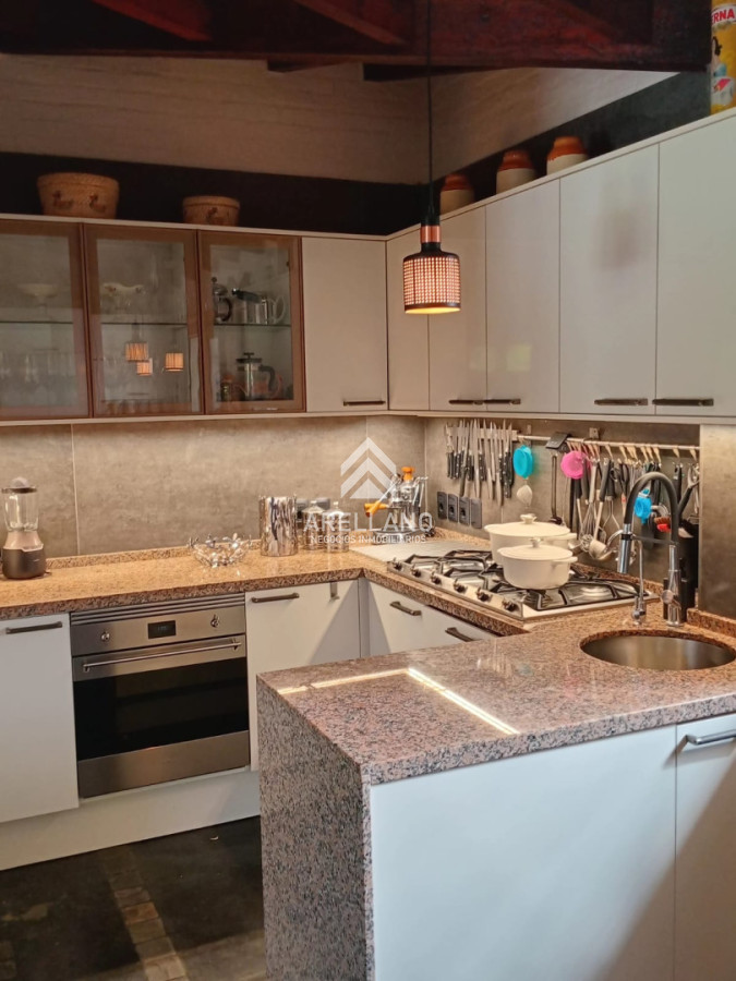 Casa ID.5980 - Venta casa 4 dormitorios 