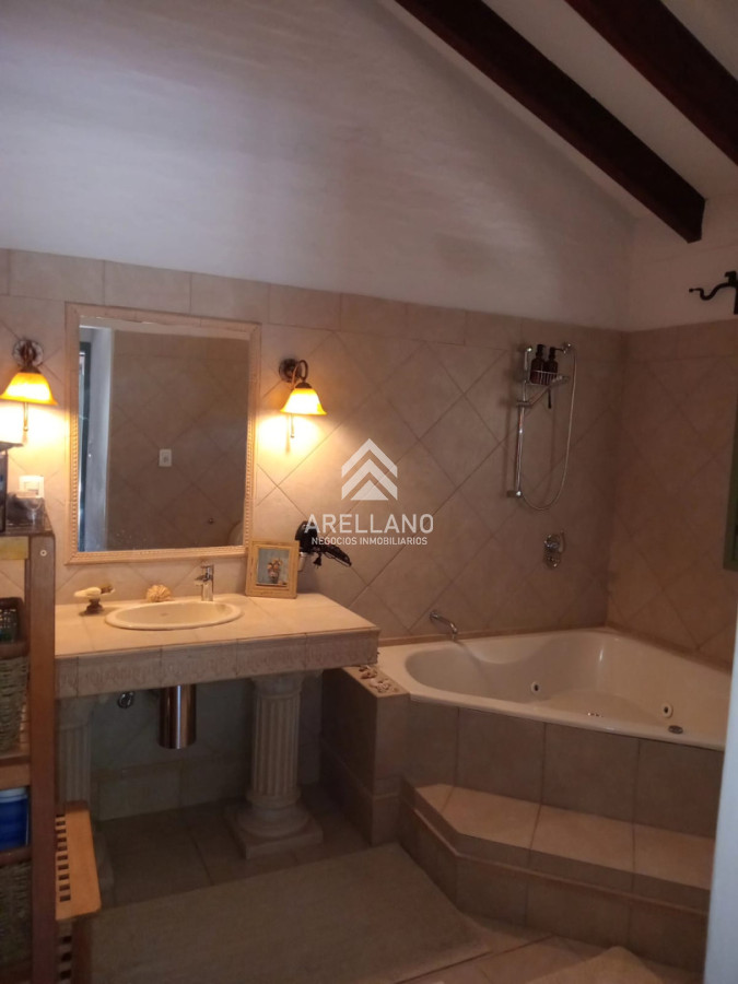Casa ID.5980 - Venta casa 4 dormitorios 