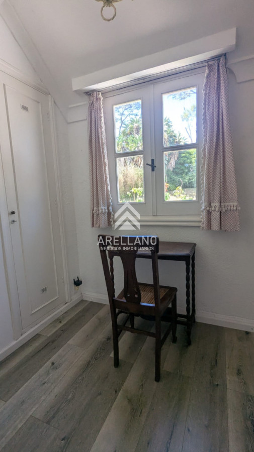 Casa ID.374 - VENTA CASA 5 DORMITORIOS PLAYA MANSA CON PISCINA