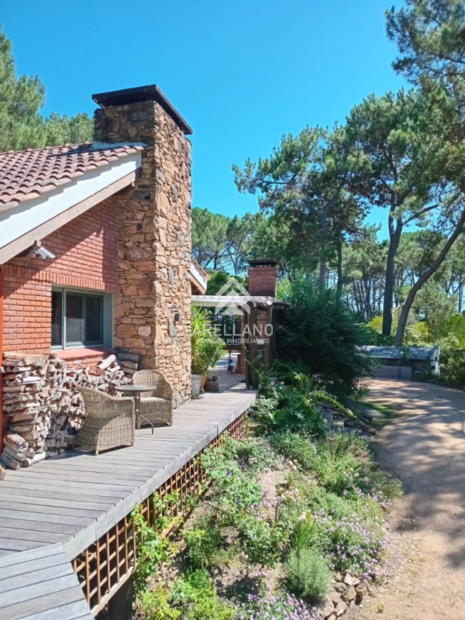 Casa ID.5980 - Venta casa 4 dormitorios 