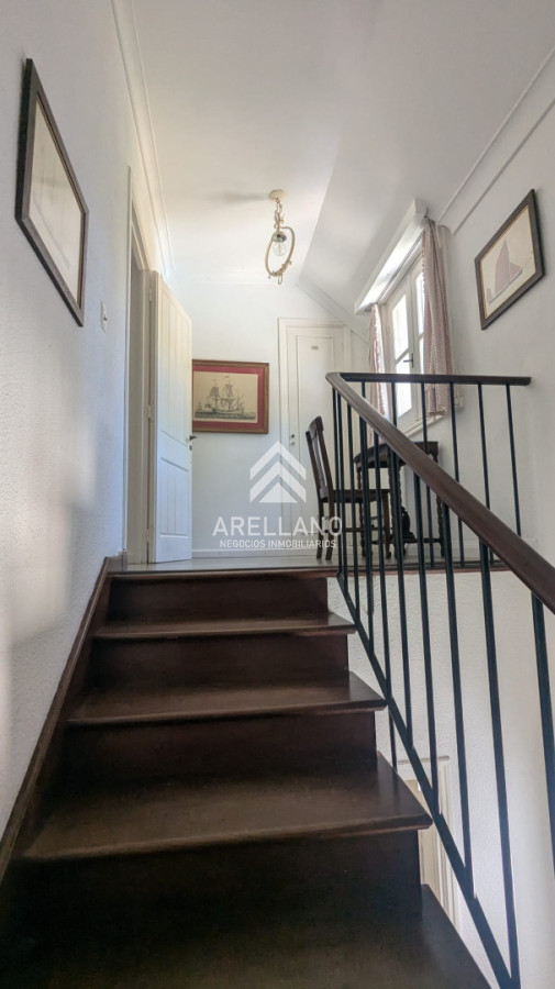 Casa ID.374 - VENTA CASA 5 DORMITORIOS PLAYA MANSA CON PISCINA