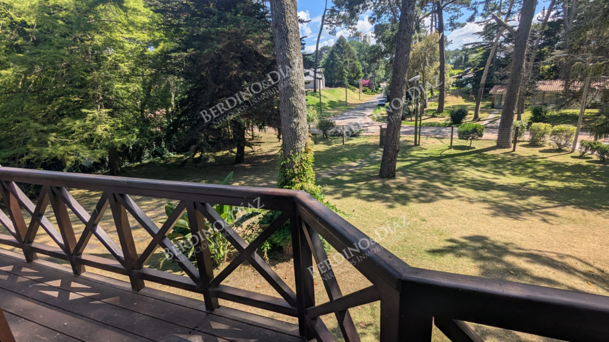 Casa ID.2038 - Casa en venta excelente propiedad en Playa Mansa