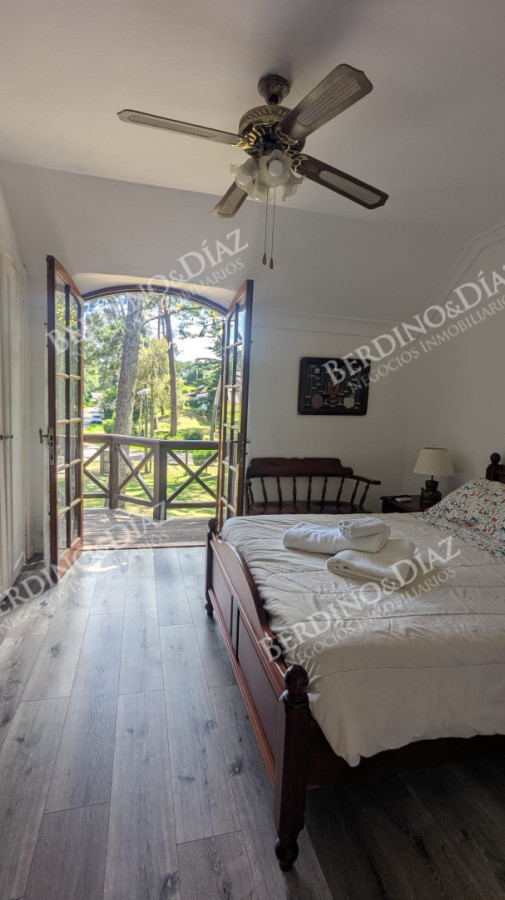 Casa ID.2038 - Casa en venta excelente propiedad en Playa Mansa