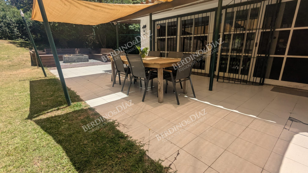 Casa ID.2038 - Casa en venta excelente propiedad en Playa Mansa