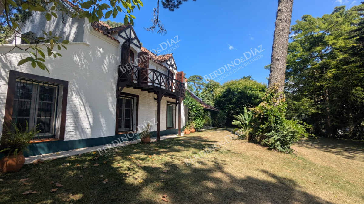 Casa ID.2038 - Casa en venta excelente propiedad en Playa Mansa