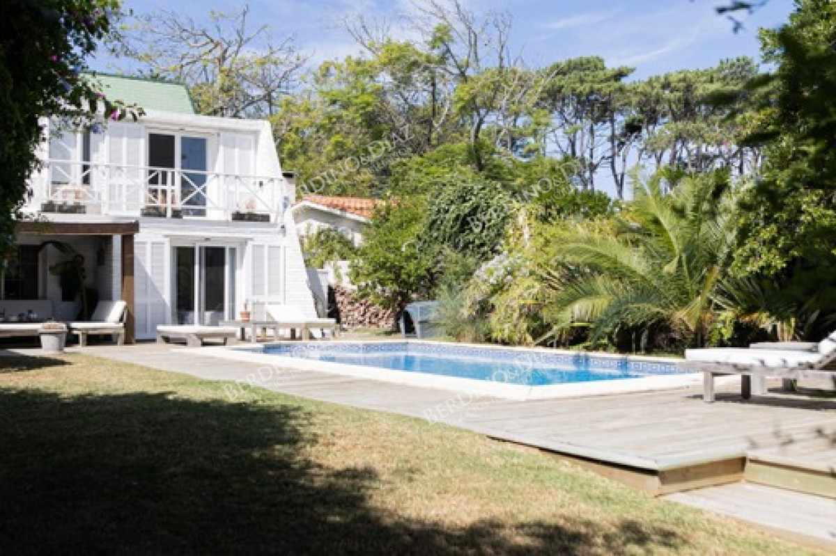 Casa ID.2519 - Casa en venta  Playa Mansa