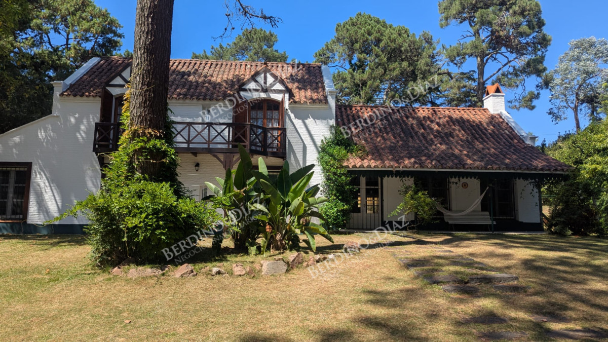 Casa ID.2038 - Casa en venta excelente propiedad en Playa Mansa