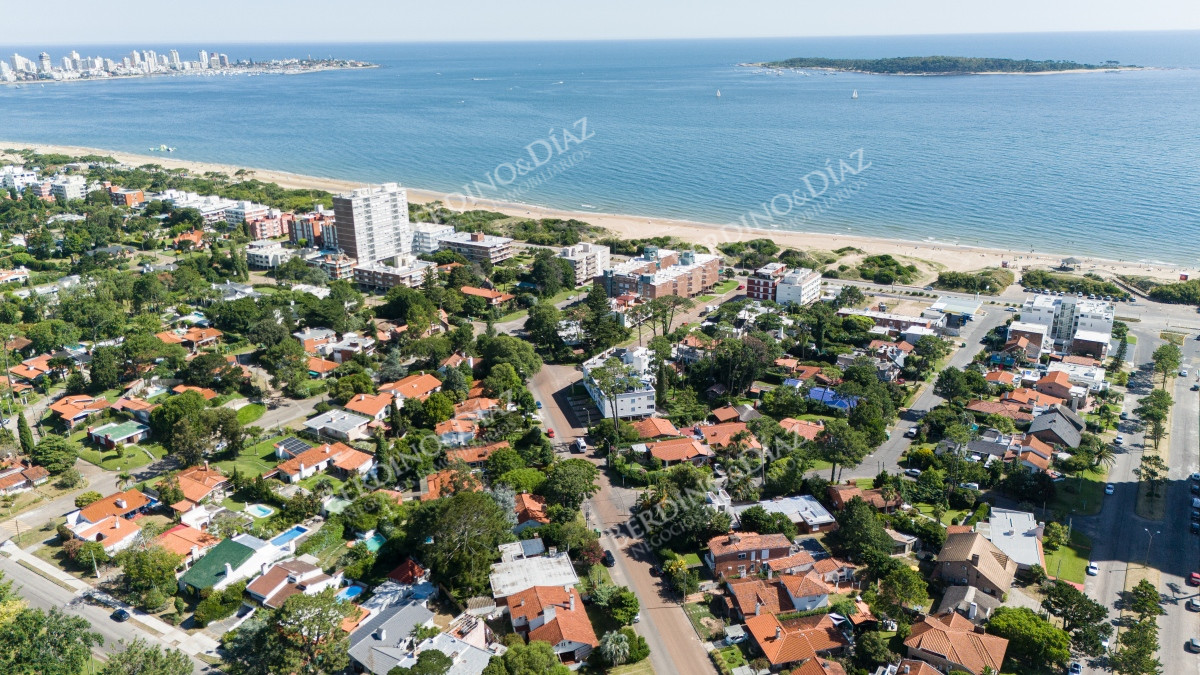 Casa ID.2519 - Casa en venta  Playa Mansa