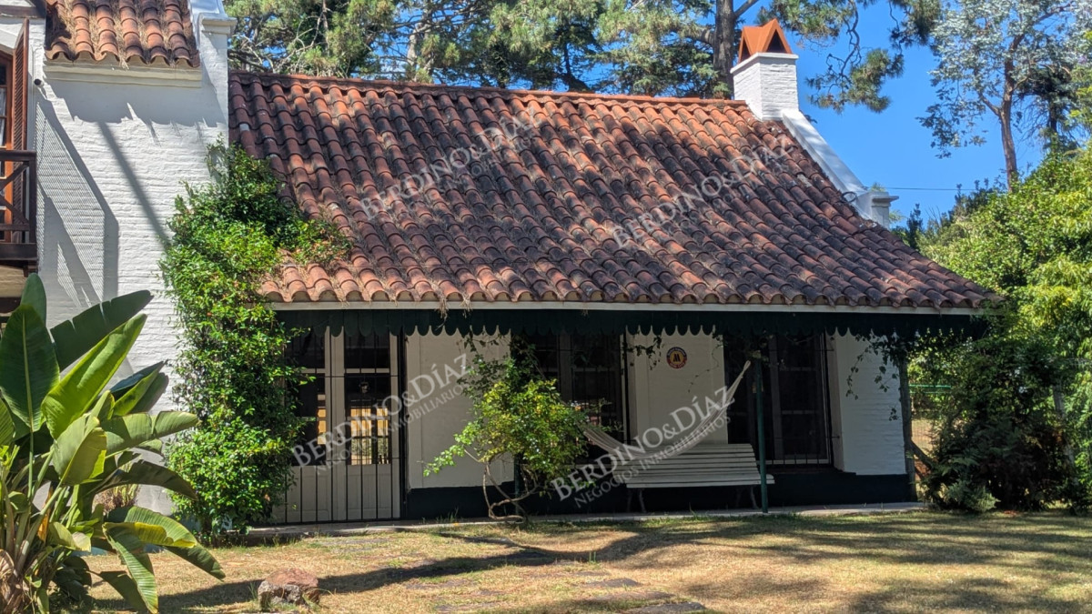 Casa ID.2038 - Casa en venta excelente propiedad en Playa Mansa