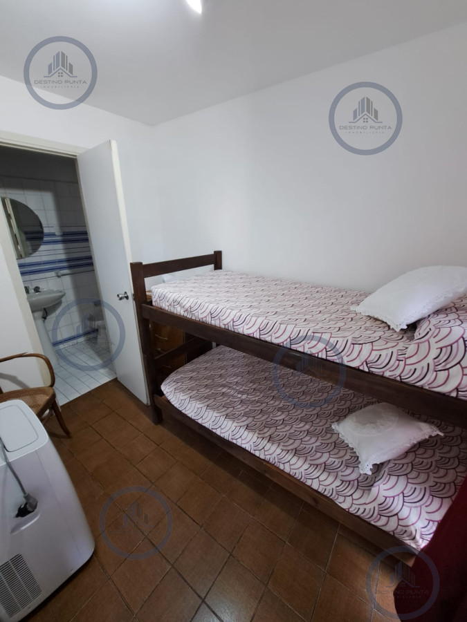 Apartamento ID.1873 - Apartamento en venta en torre clàsica de Peninsula de Punta del Este, a pasos del Emir