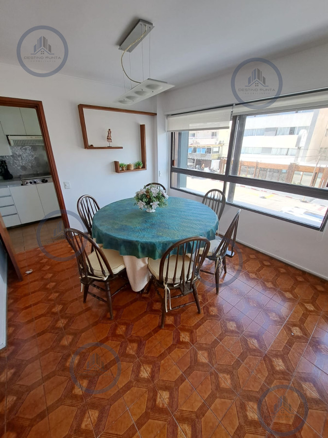 Apartamento ID.1873 - Apartamento en venta en torre clàsica de Peninsula de Punta del Este, a pasos del Emir