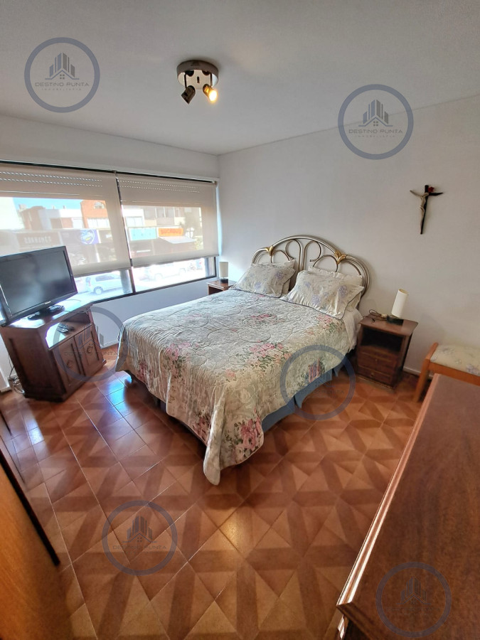 Apartamento ID.1873 - Apartamento en venta en torre clàsica de Peninsula de Punta del Este, a pasos del Emir