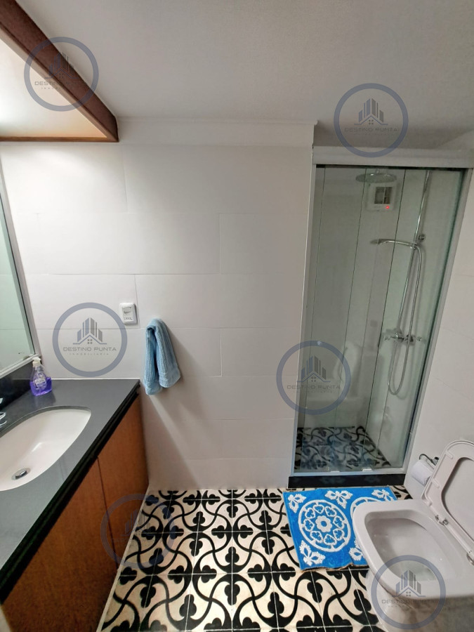 Apartamento ID.1873 - Apartamento en venta en torre clàsica de Peninsula de Punta del Este, a pasos del Emir
